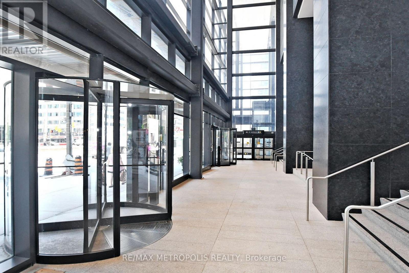 2102 - 488 University Avenue, Toronto, Ontario  M5G 0C1 - Photo 46 - C12230046