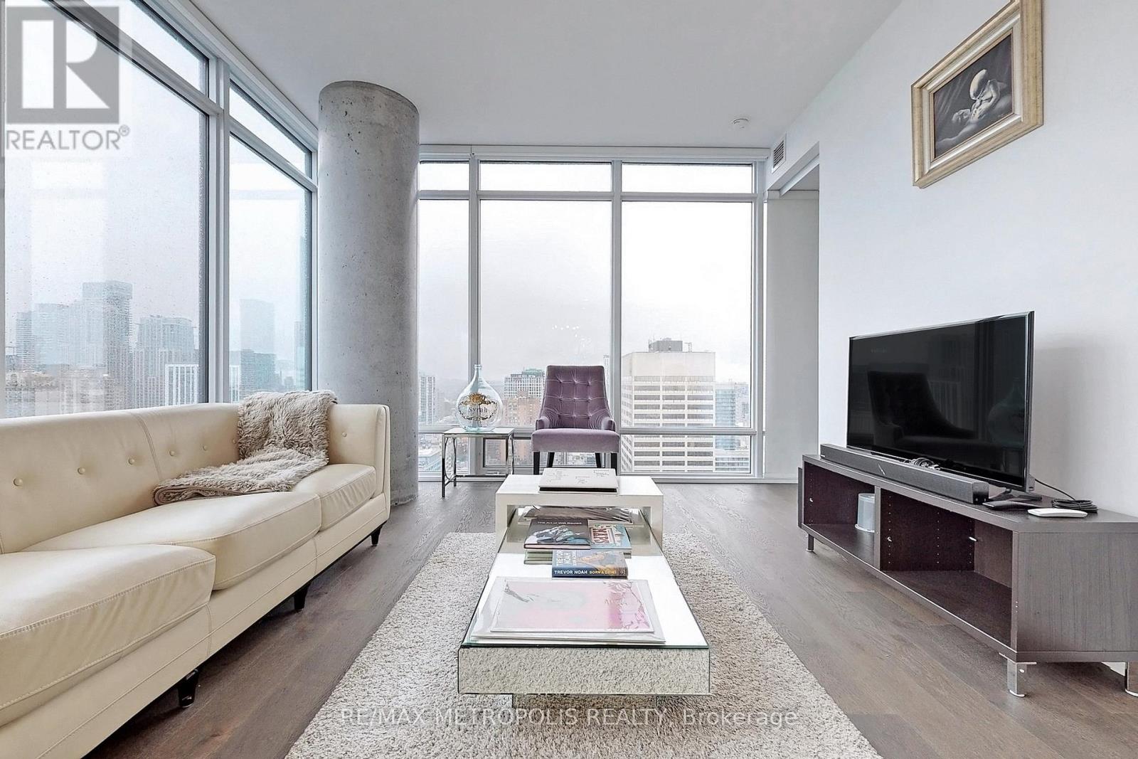 2102 - 488 University Avenue, Toronto, Ontario  M5G 0C1 - Photo 5 - C12230046