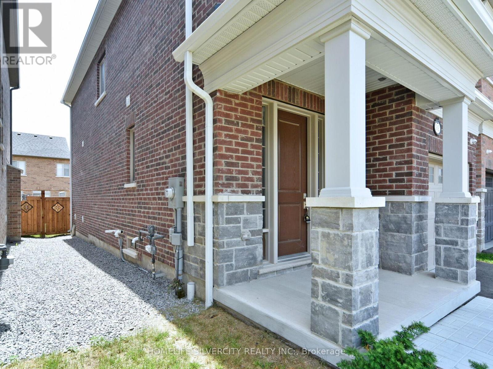 Property at 92 DEER RIDGE CRESCENT image 2