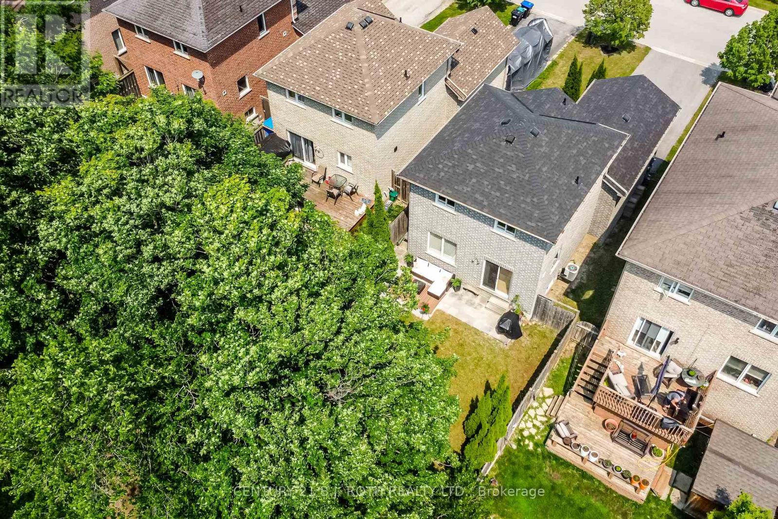 Property at 1863 SWAN STREET image 3