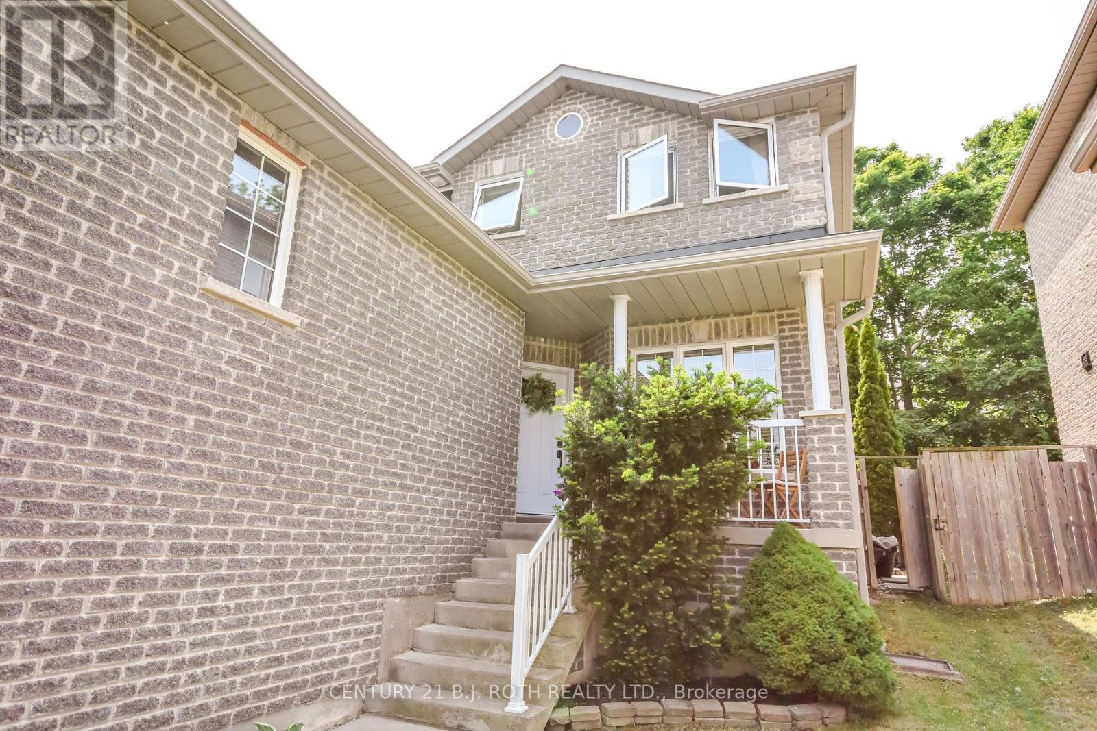 Property at 1863 SWAN STREET image 4