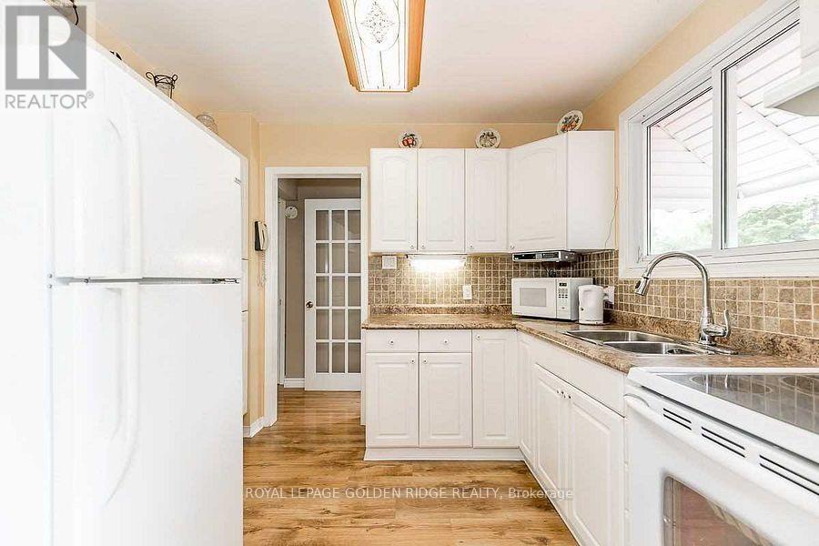 2082 Lea Road, Innisfil, Ontario  L9S 1T3 - Photo 5 - N12230157