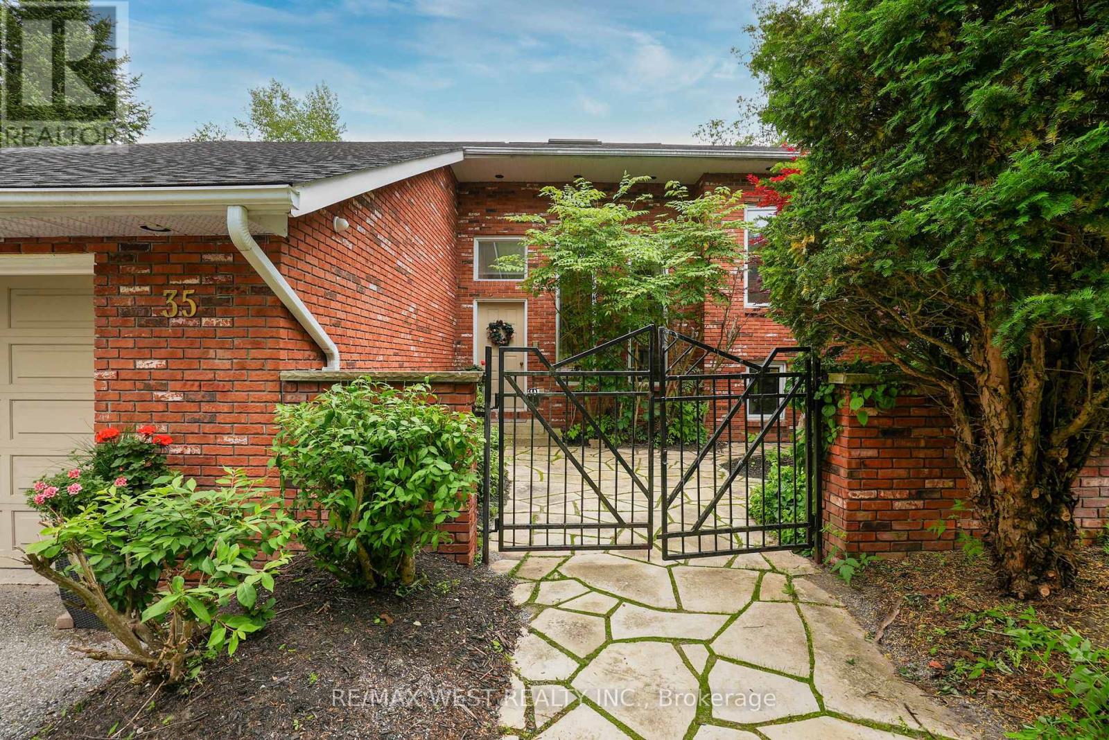 Property at 35 JODIES LANE image 2