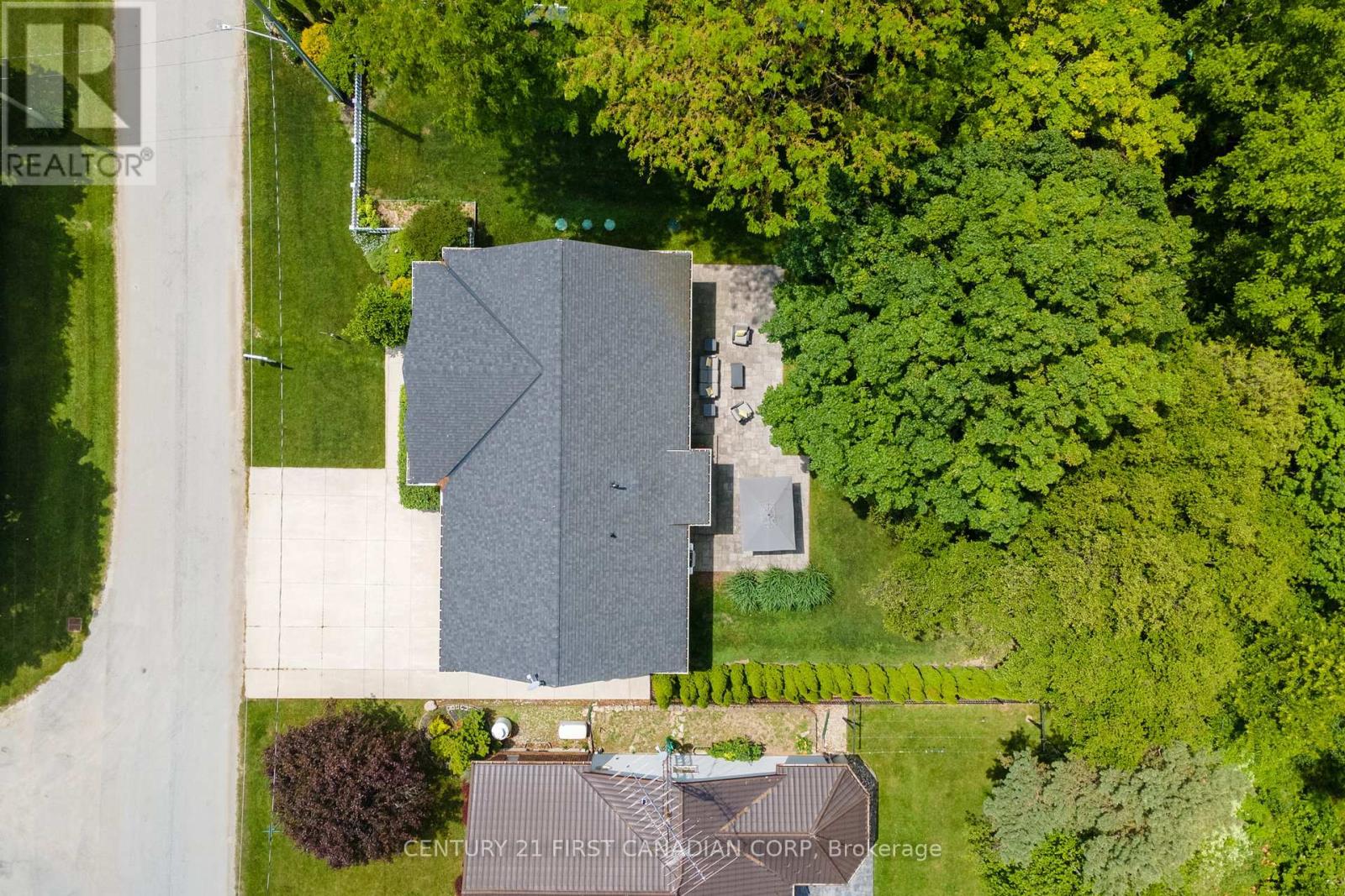 5144 Cedarview Drive, Lambton Shores, Ontario  N0N 1J0 - Photo 24 - X12230196