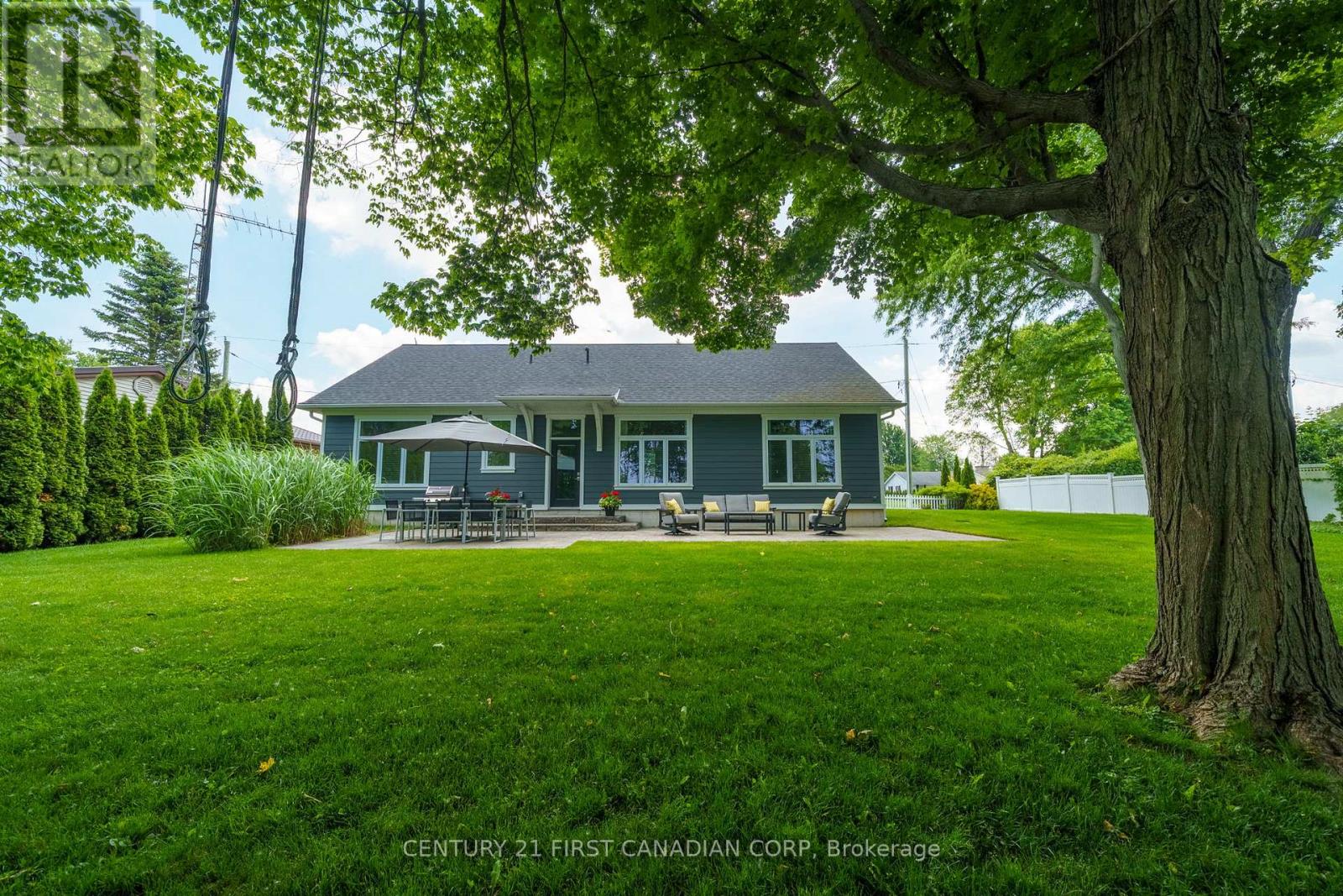 5144 Cedarview Drive, Lambton Shores, Ontario  N0N 1J0 - Photo 28 - X12230196