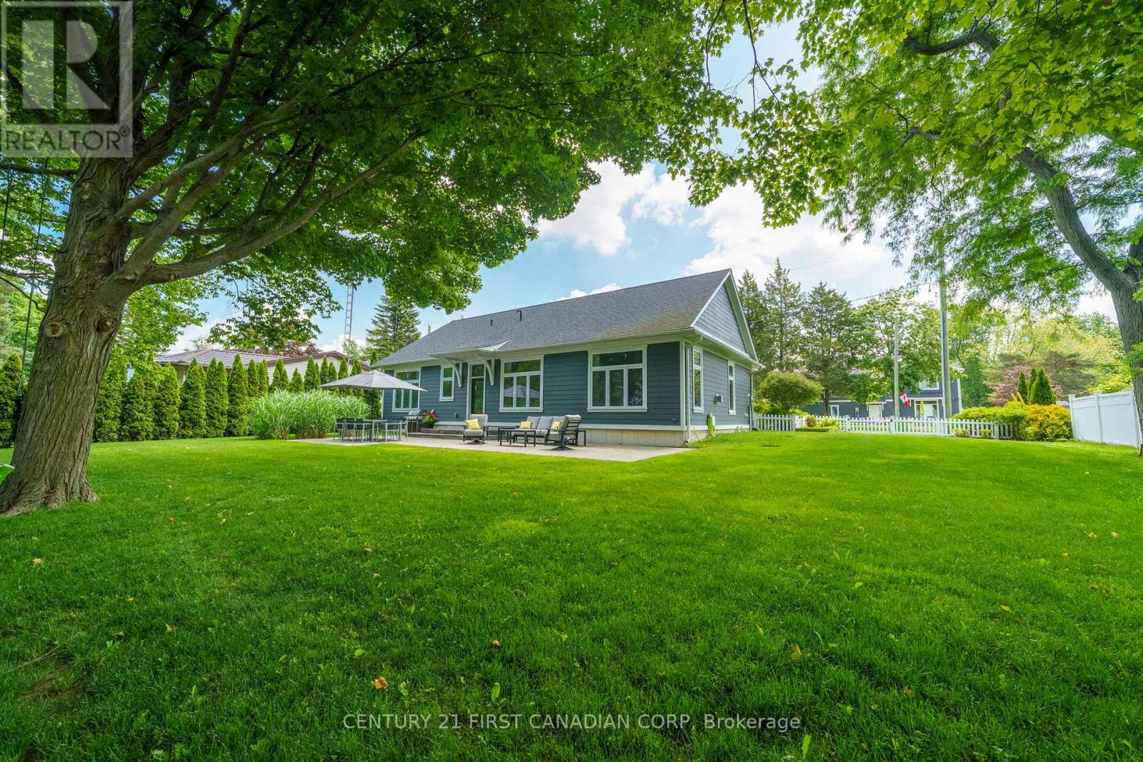 5144 Cedarview Drive, Lambton Shores, Ontario  N0N 1J0 - Photo 29 - X12230196