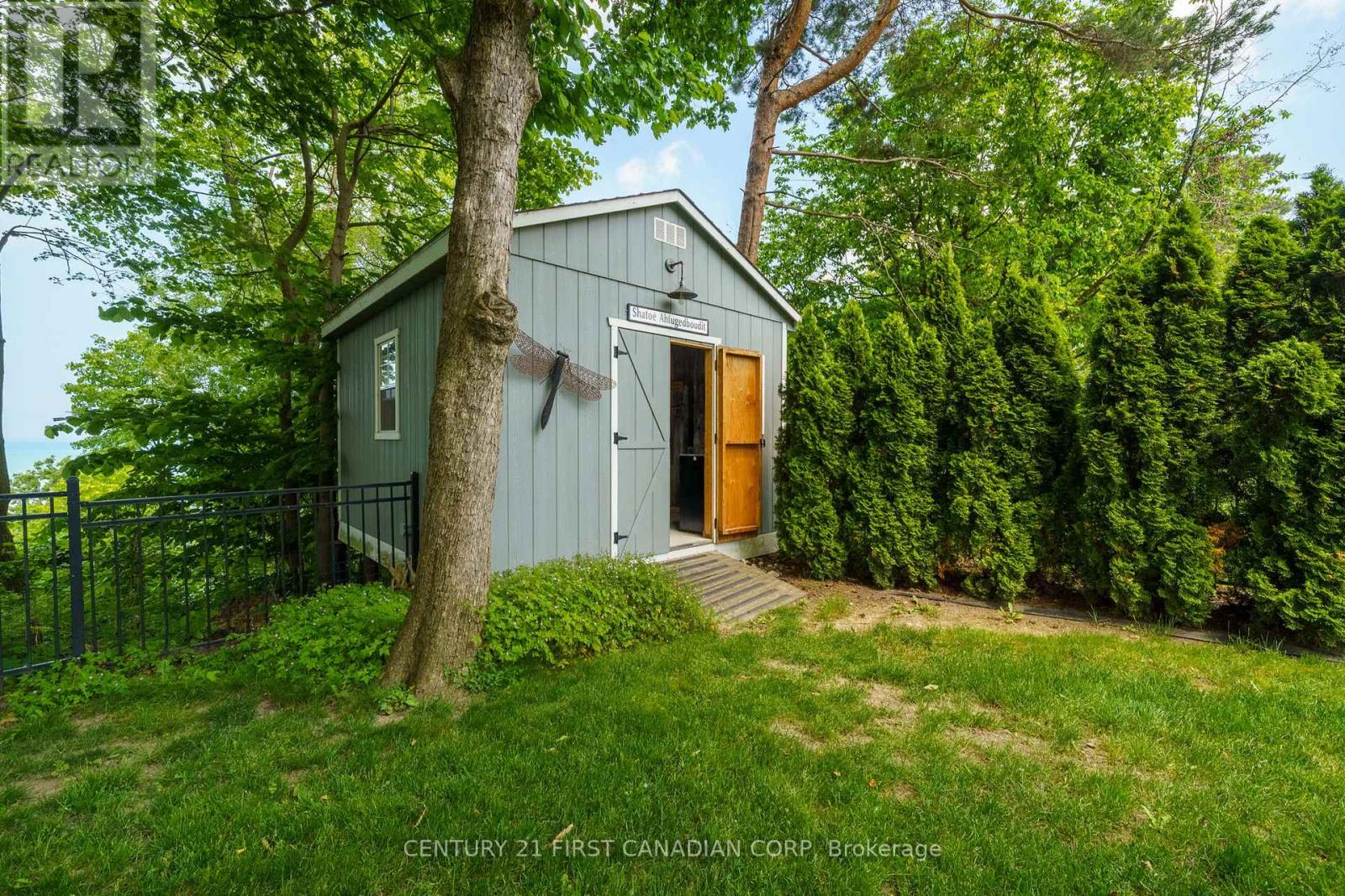 5144 Cedarview Drive, Lambton Shores, Ontario  N0N 1J0 - Photo 30 - X12230196