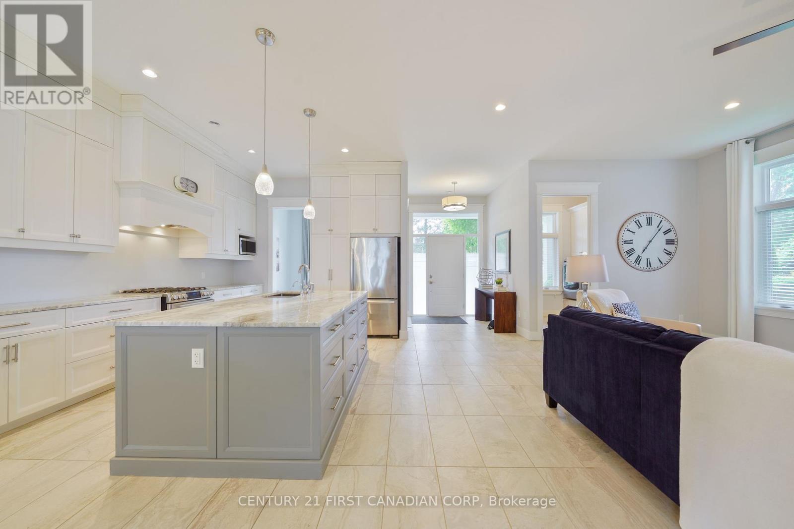 5144 Cedarview Drive, Lambton Shores, Ontario  N0N 1J0 - Photo 5 - X12230196
