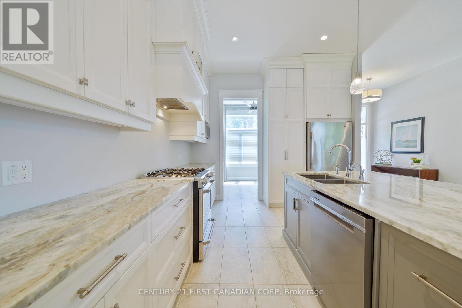 5144 Cedarview Drive, Lambton Shores, Ontario  N0N 1J0 - Photo 6 - X12230196