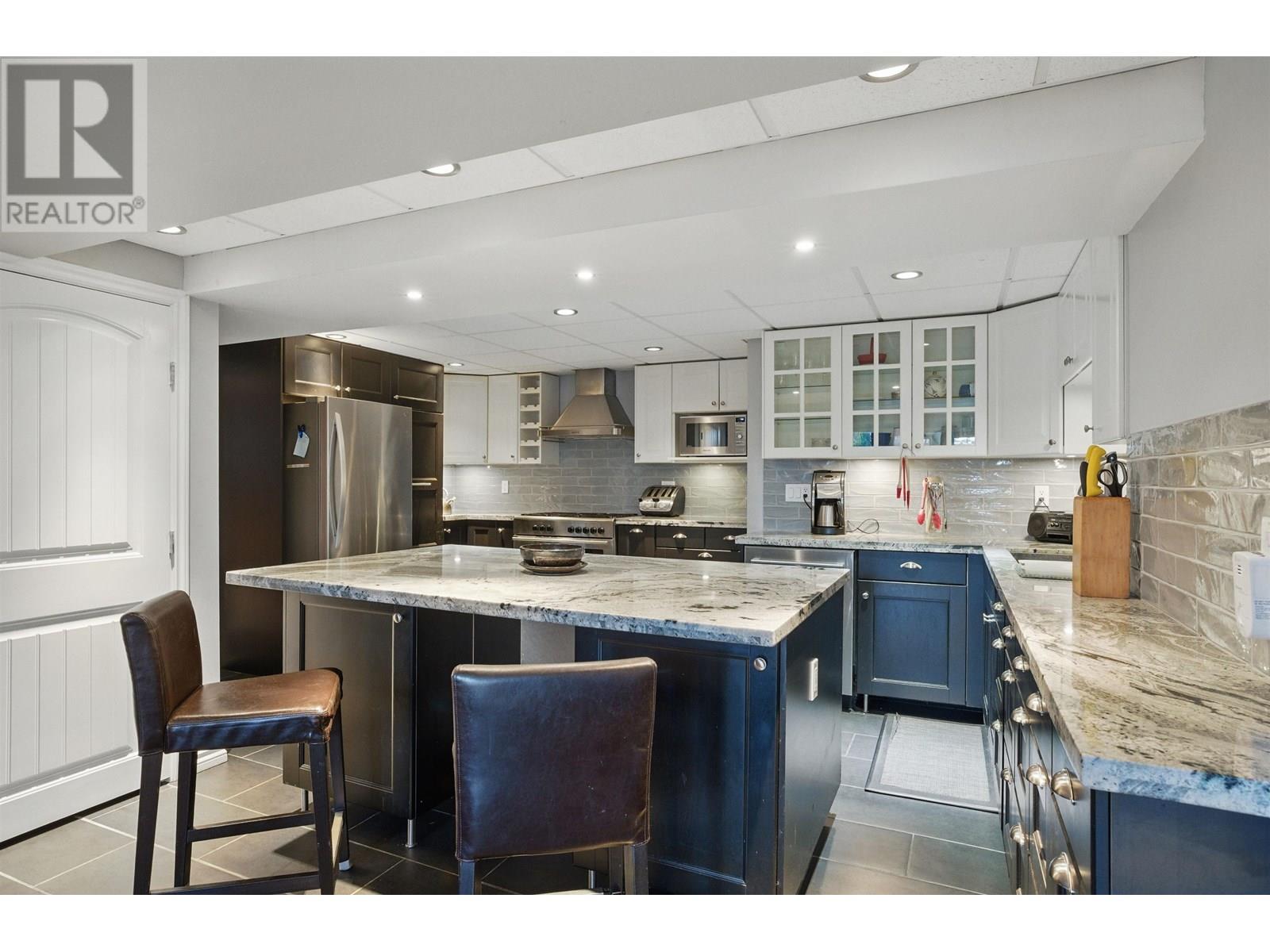 Property at 479 E 29TH STREET image 3