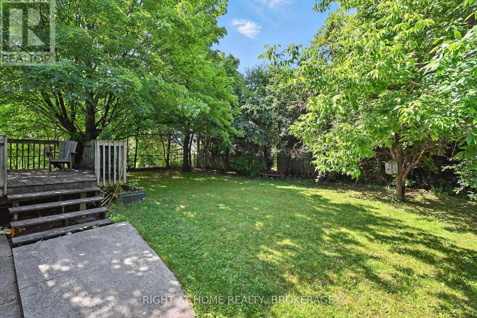542 Trudale Court, Oakville (Wo West), Ontario  L6L 4H1 - Photo 18 - W12227387
