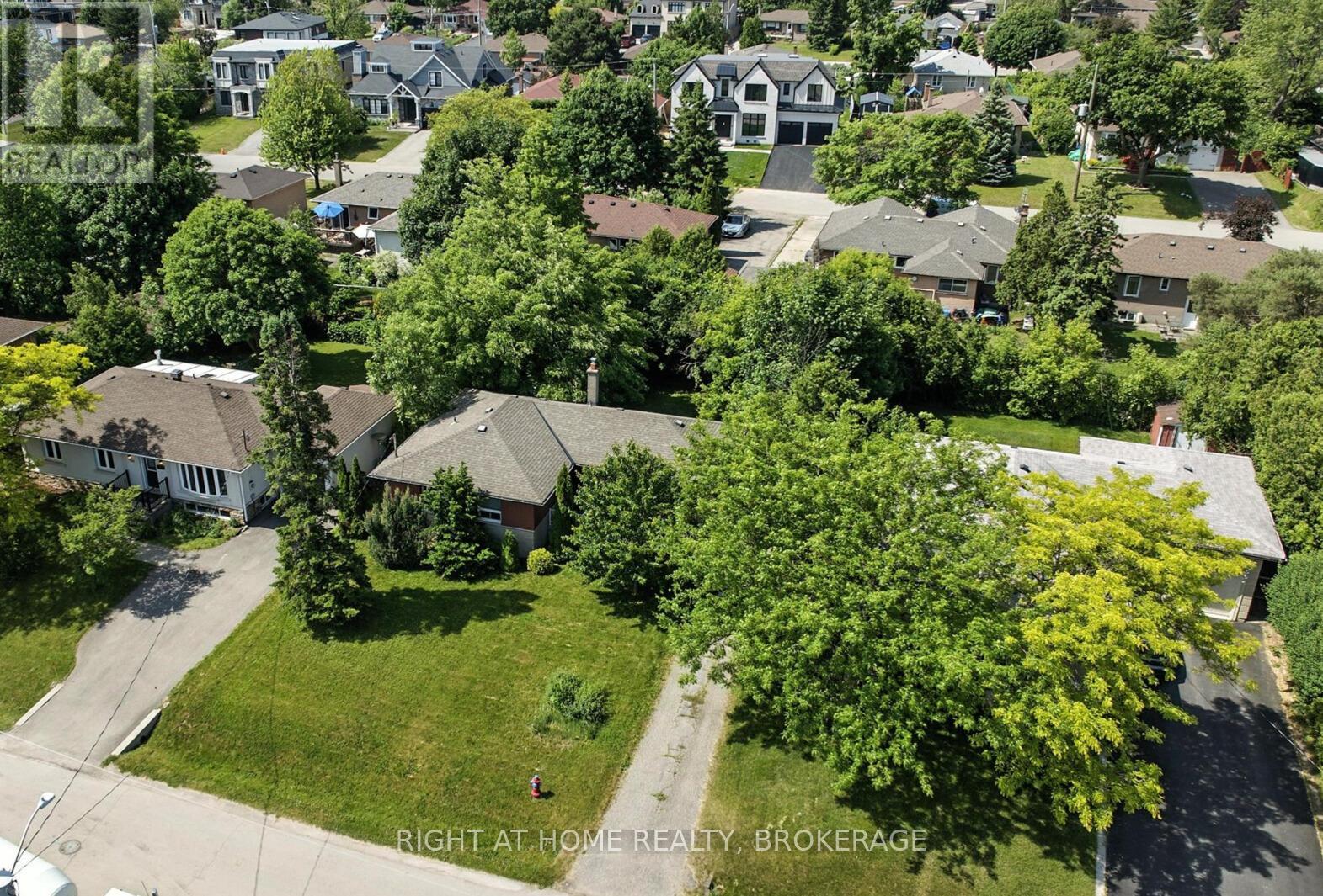 542 Trudale Court, Oakville (Wo West), Ontario  L6L 4H1 - Photo 19 - W12227387