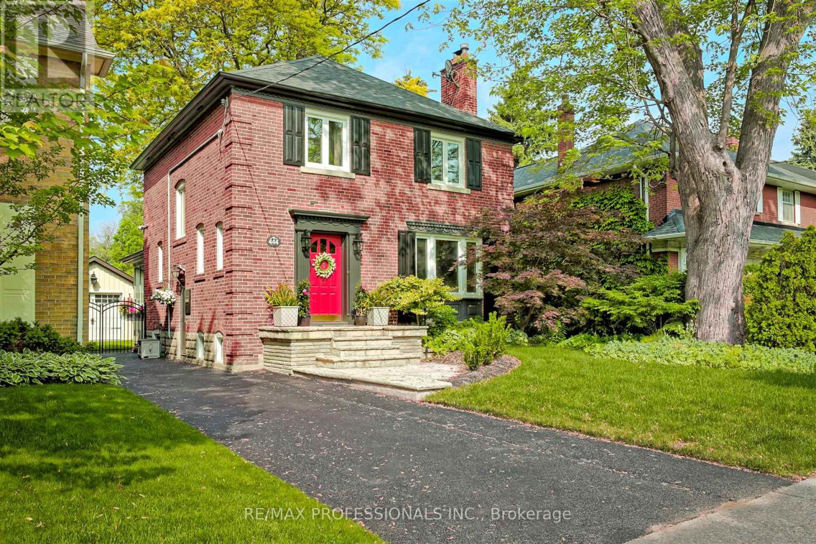 Property at 444 PRINCE EDWARD DRIVE N image 2