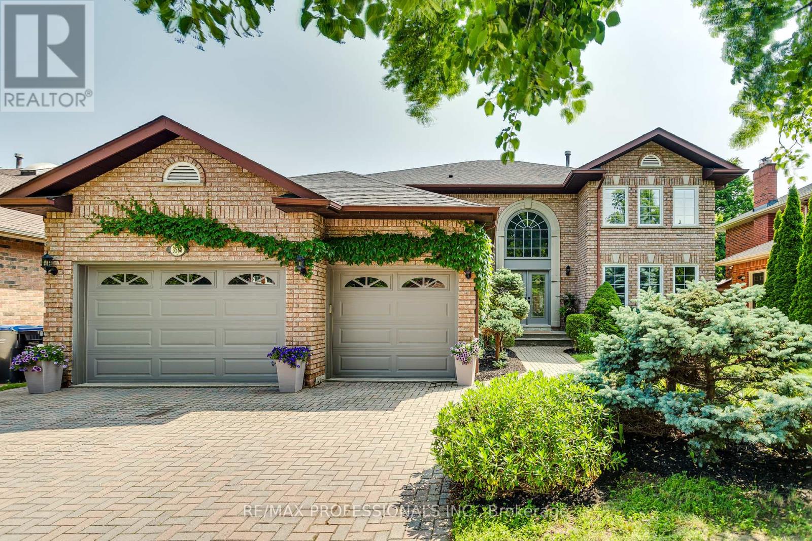 Property at 3588 THORPEDALE COURT N image 4
