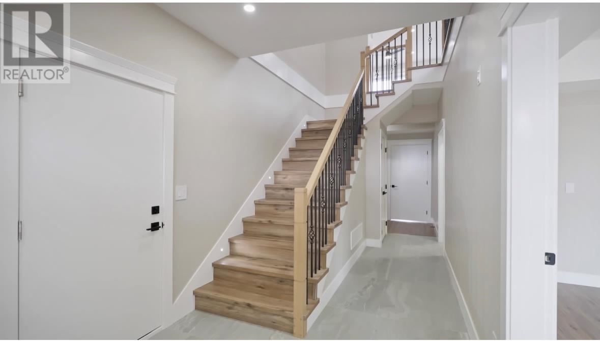 Property at 2073 Linfield Drive image 3