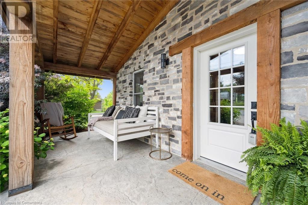 Property at 36 ALLAN Street image 4