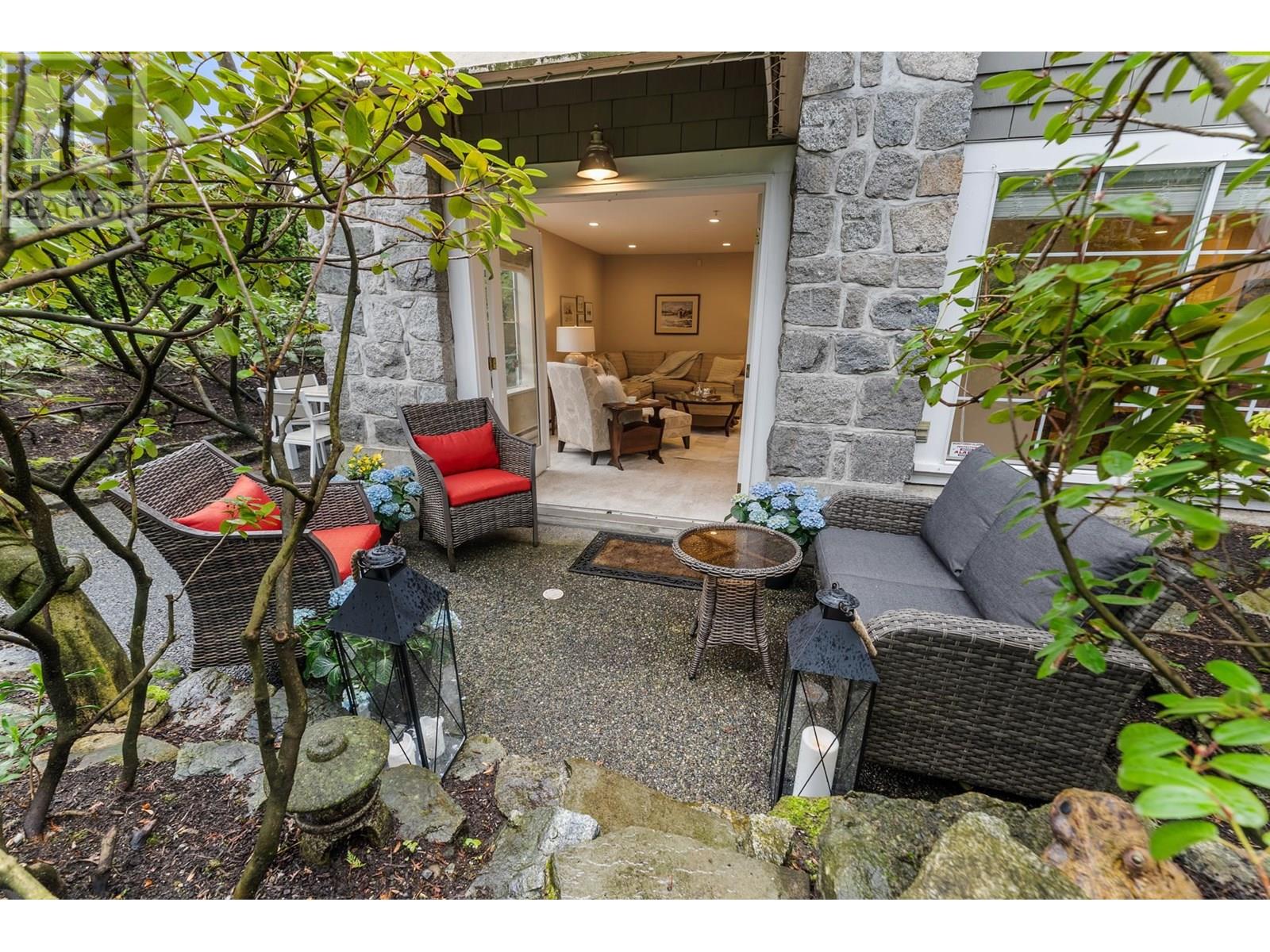 Property at 1816 COLLINGWOOD STREET image 3