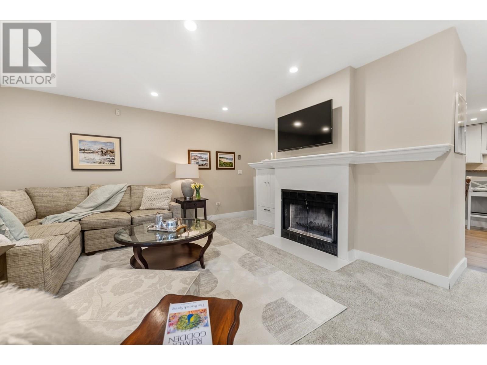 Property at 1816 COLLINGWOOD STREET image 2