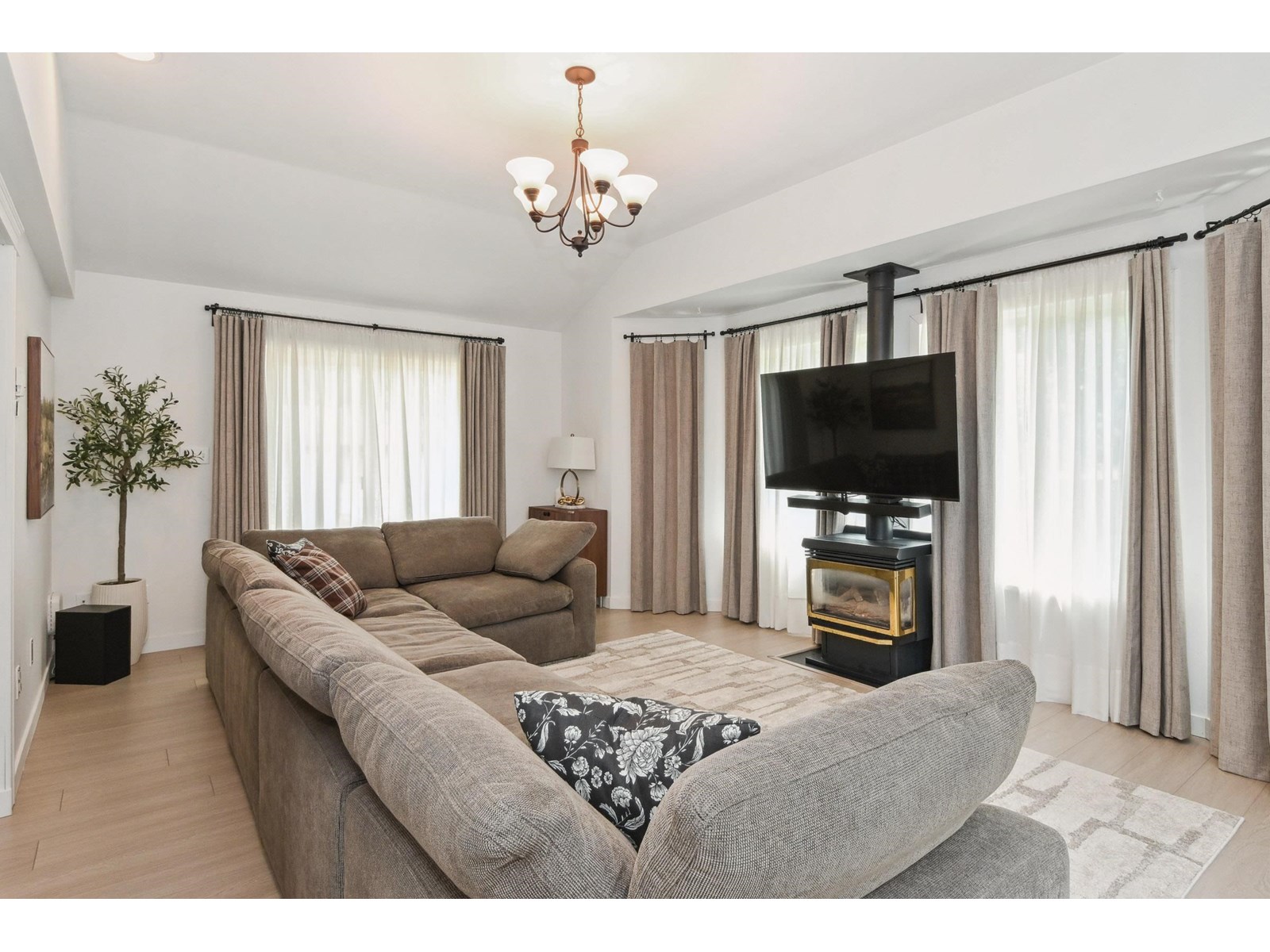Property at 35331 MCEWEN AVENUE image 5