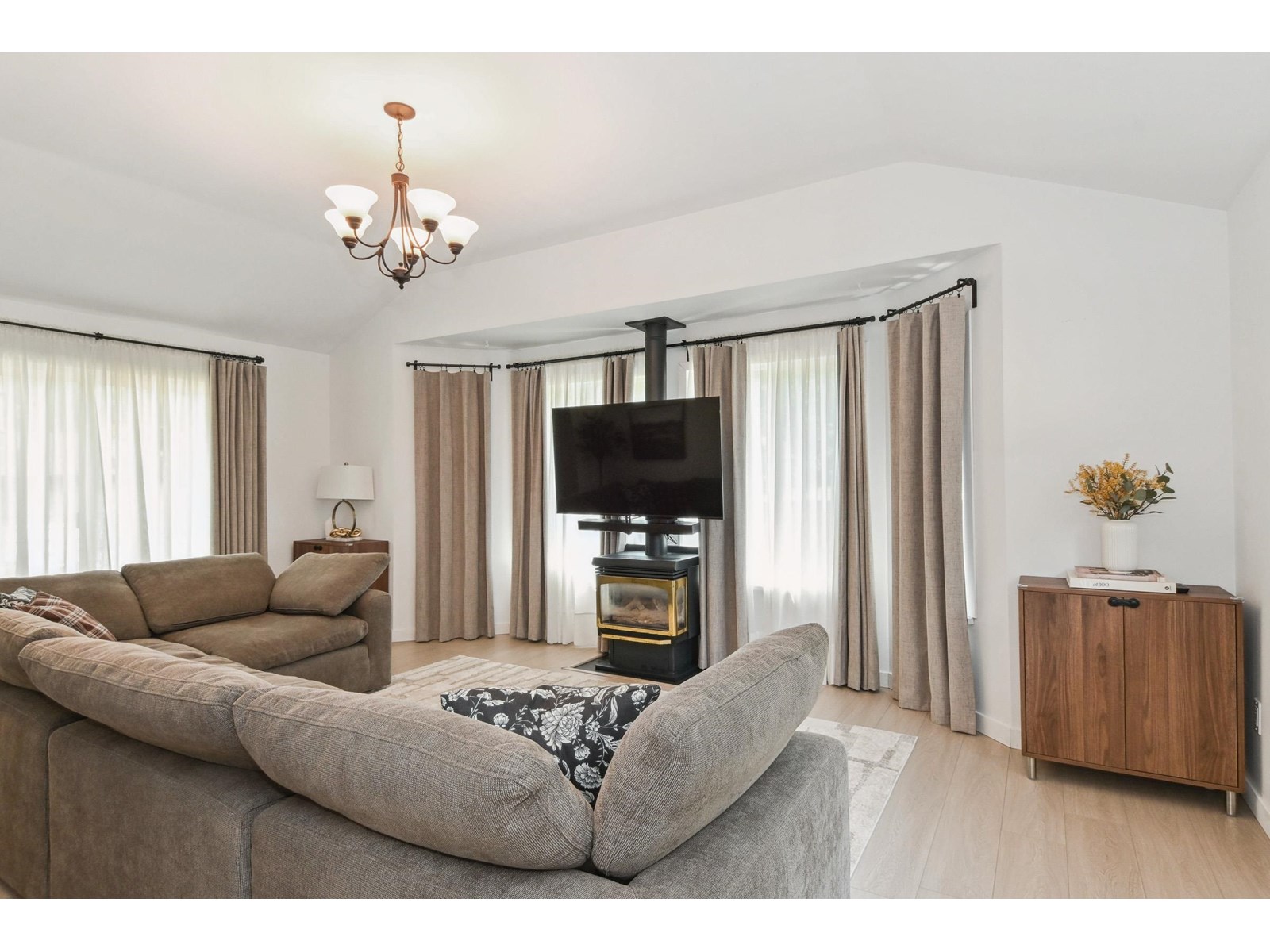 Property at 35331 MCEWEN AVENUE image 4