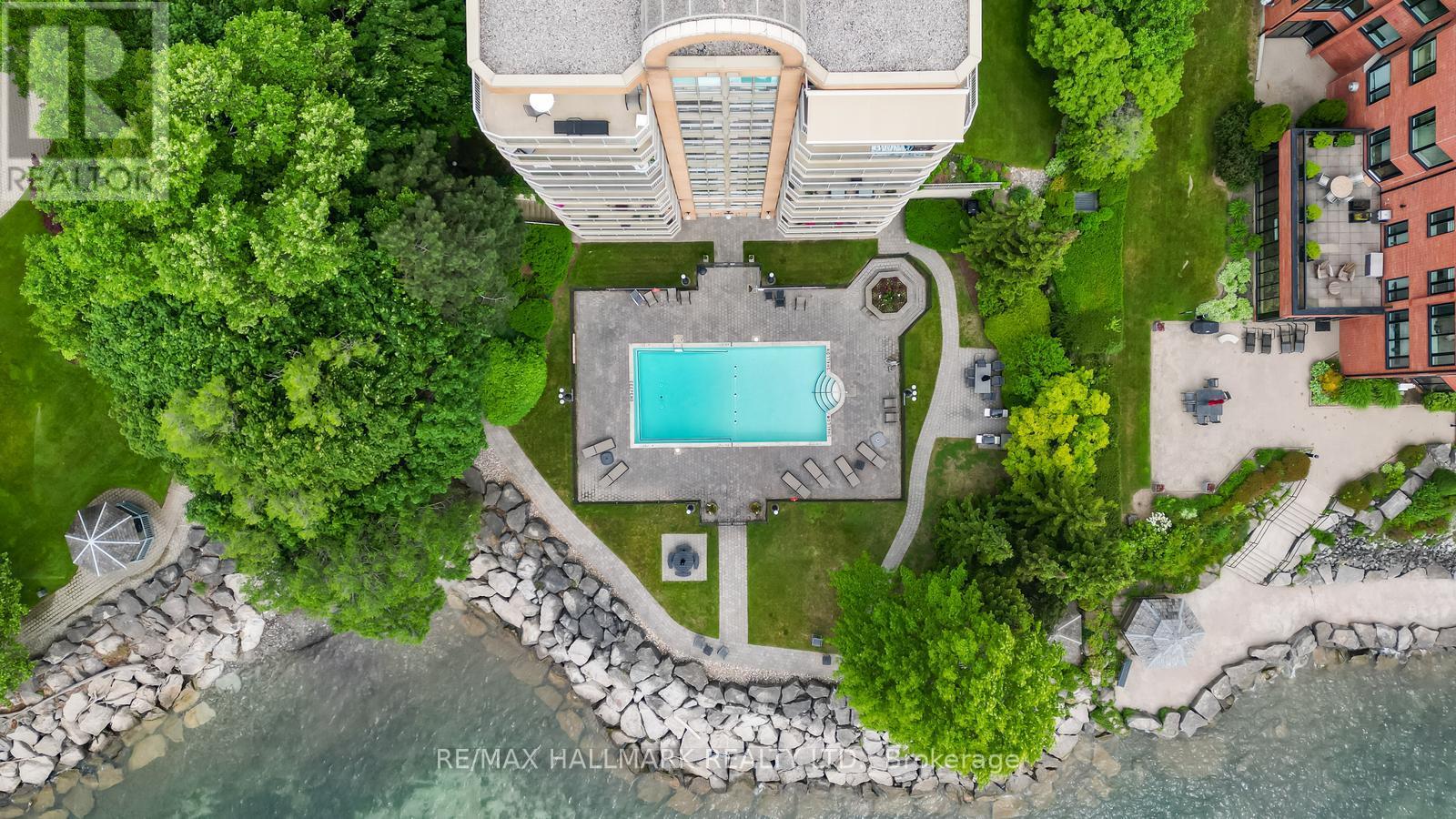 Property at 104 - 2210 LAKESHORE ROAD image 3
