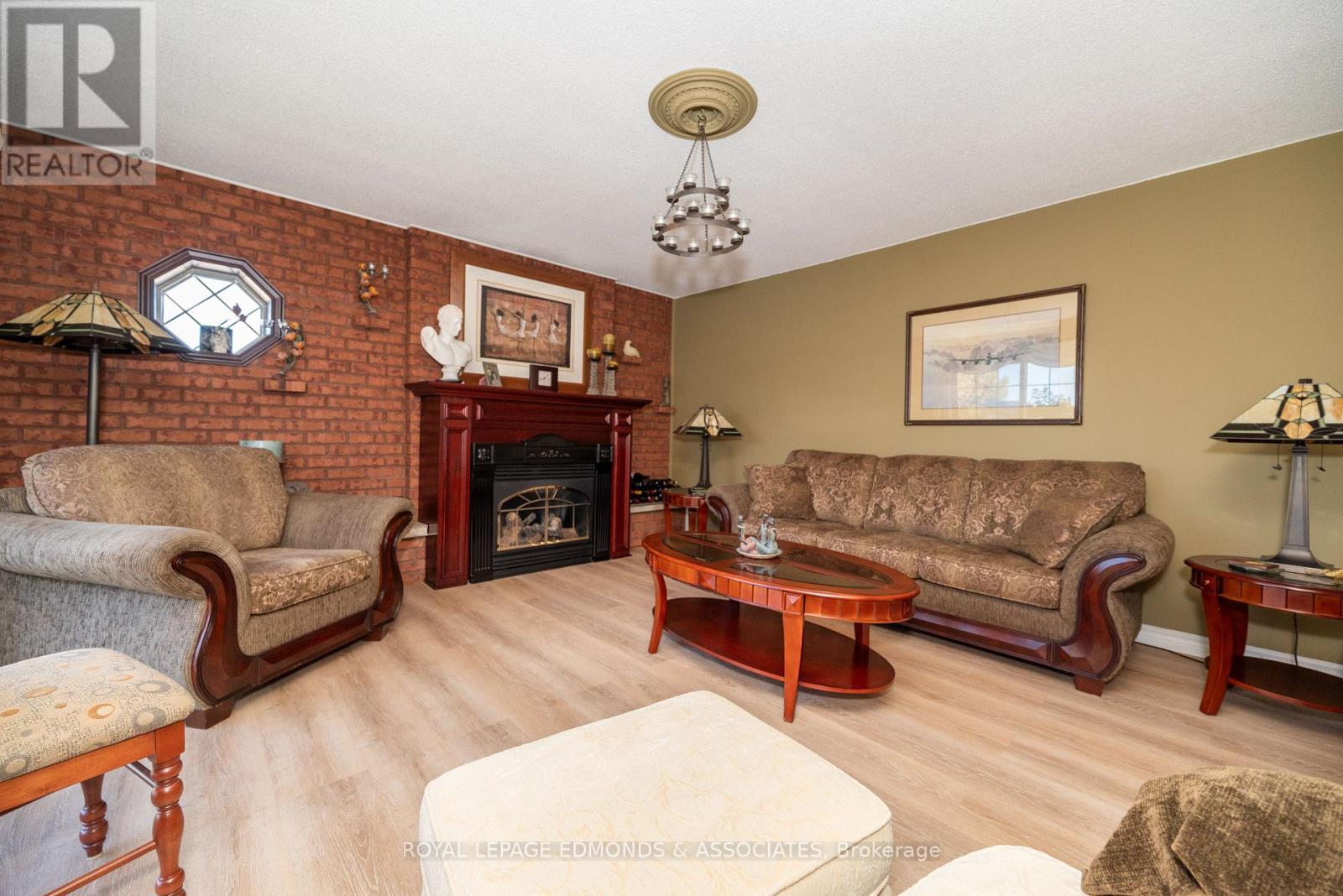 1315 Blakely Crescent W, Pembroke, Ontario  K8A 6Z9 - Photo 15 - X12230355