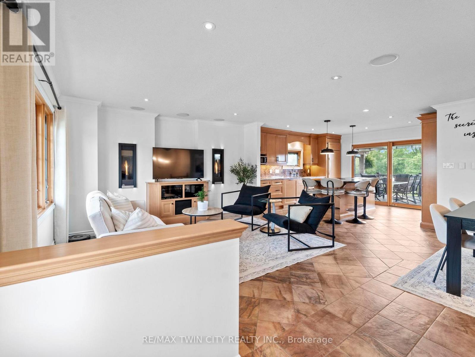 49 Gill Road, Lambton Shores (Grand Bend), Ontario  N0M 1T0 - Photo 11 - X12230237