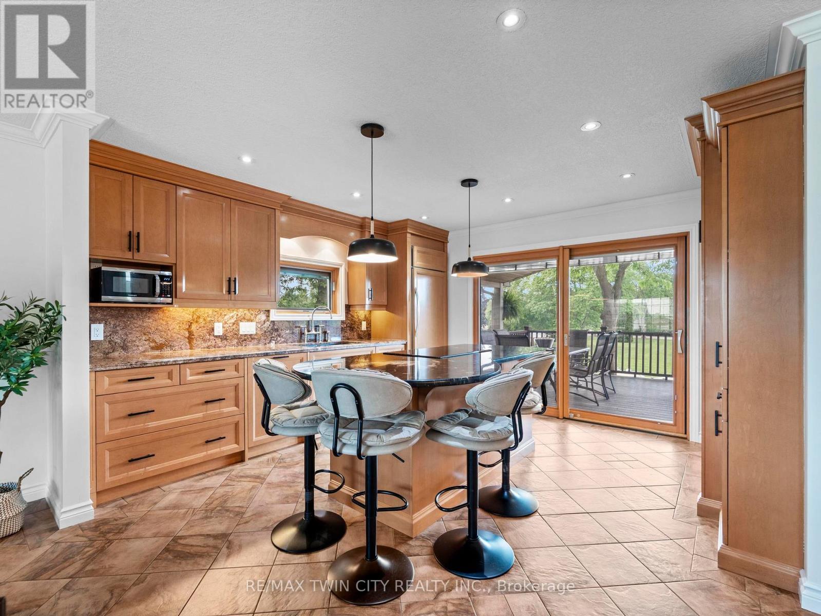49 Gill Road, Lambton Shores (Grand Bend), Ontario  N0M 1T0 - Photo 12 - X12230237