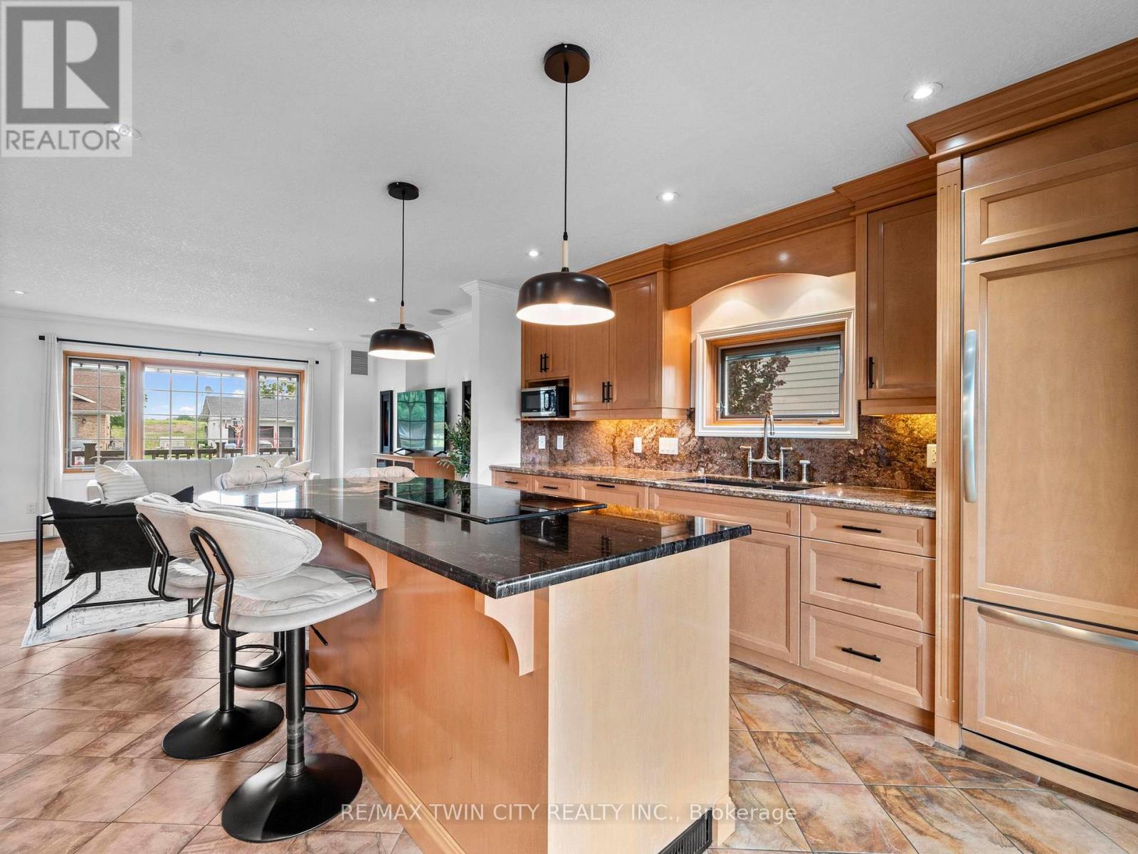 49 Gill Road, Lambton Shores (Grand Bend), Ontario  N0M 1T0 - Photo 13 - X12230237