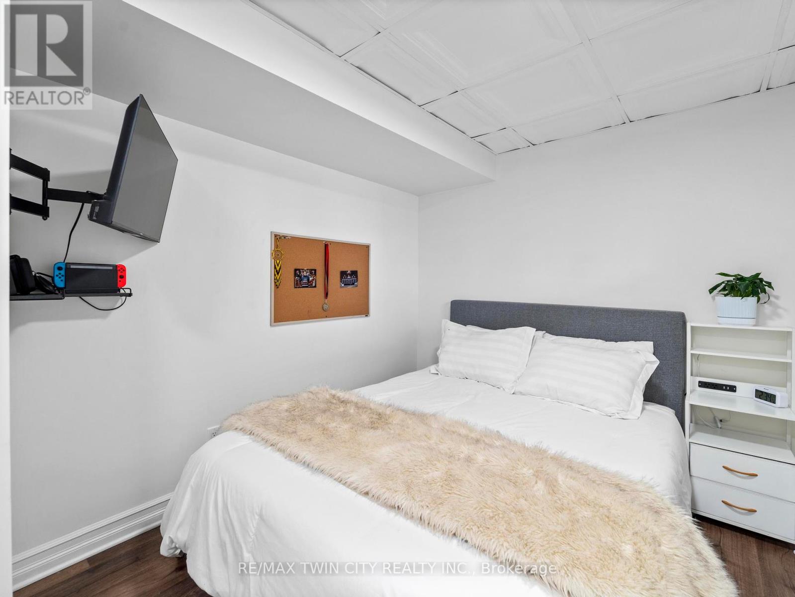 49 Gill Road, Lambton Shores (Grand Bend), Ontario  N0M 1T0 - Photo 32 - X12230237