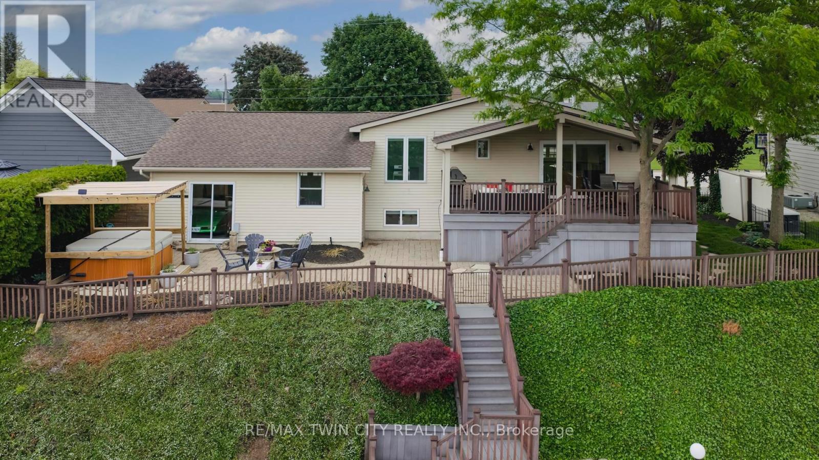 49 Gill Road, Lambton Shores (Grand Bend), Ontario  N0M 1T0 - Photo 44 - X12230237