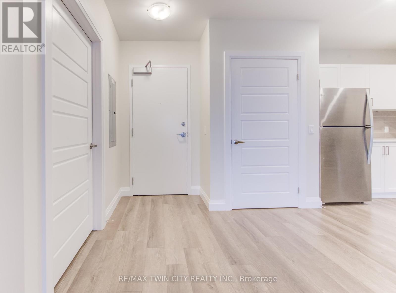 Property at 303 - 5 WAKE ROBIN DRIVE image 4