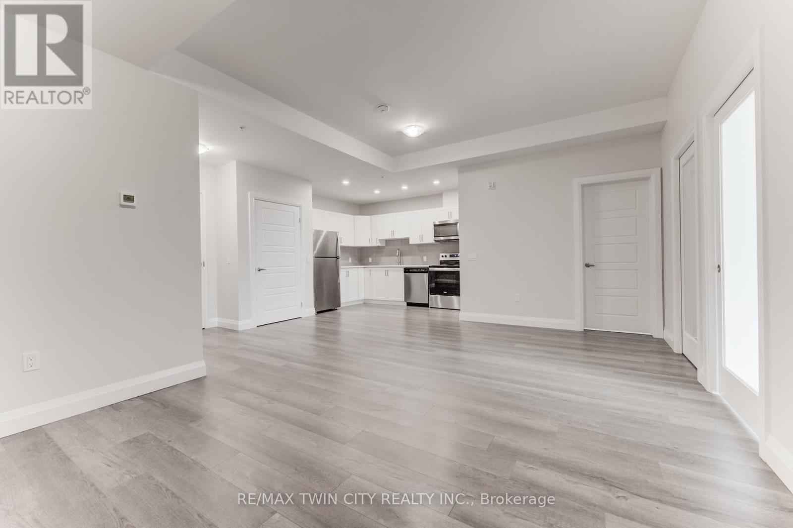 Property at 303 - 5 WAKE ROBIN DRIVE image 5