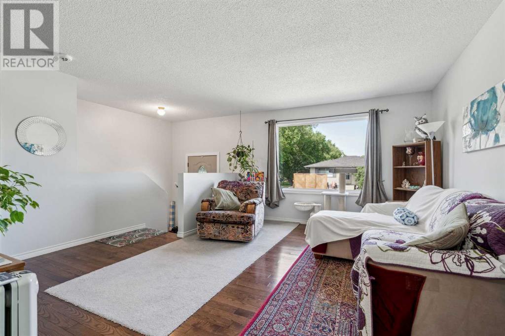 Property at 3212 33 Street SE image 4
