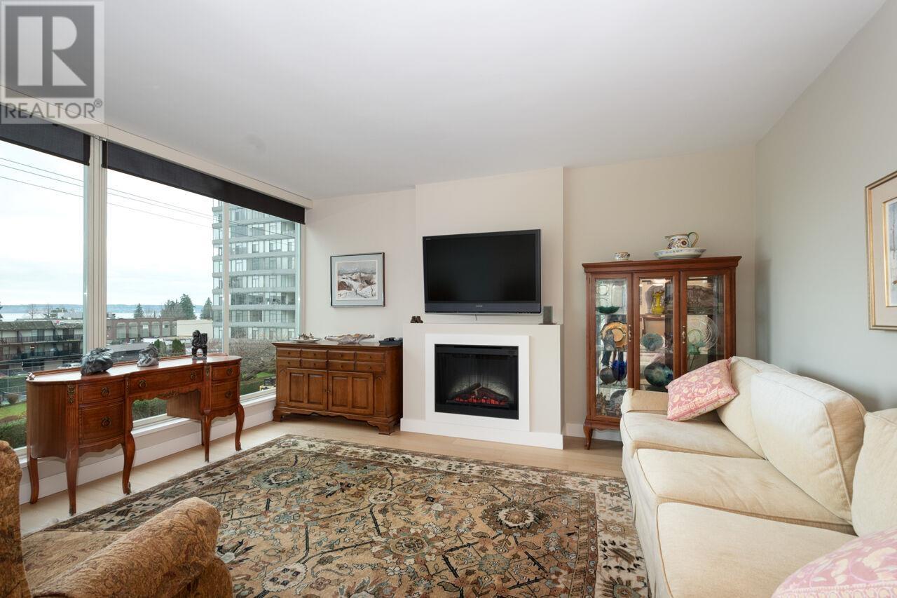 Property at 301 1455 DUCHESS AVENUE image 3