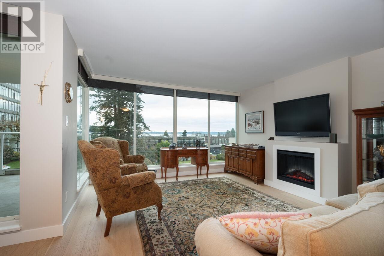 Property at 301 1455 DUCHESS AVENUE image 4