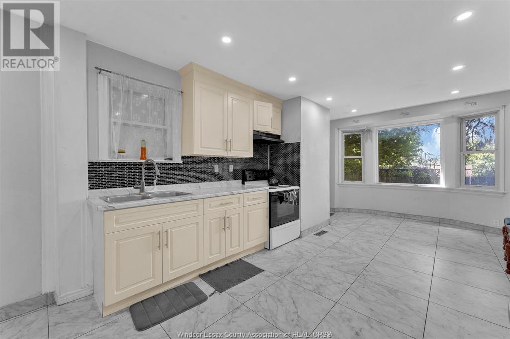 Property at 559 VANIER image 5