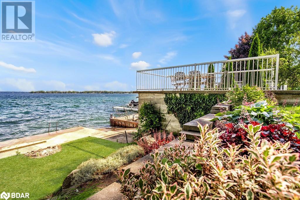Property at 665 LAKELANDS Avenue image 5