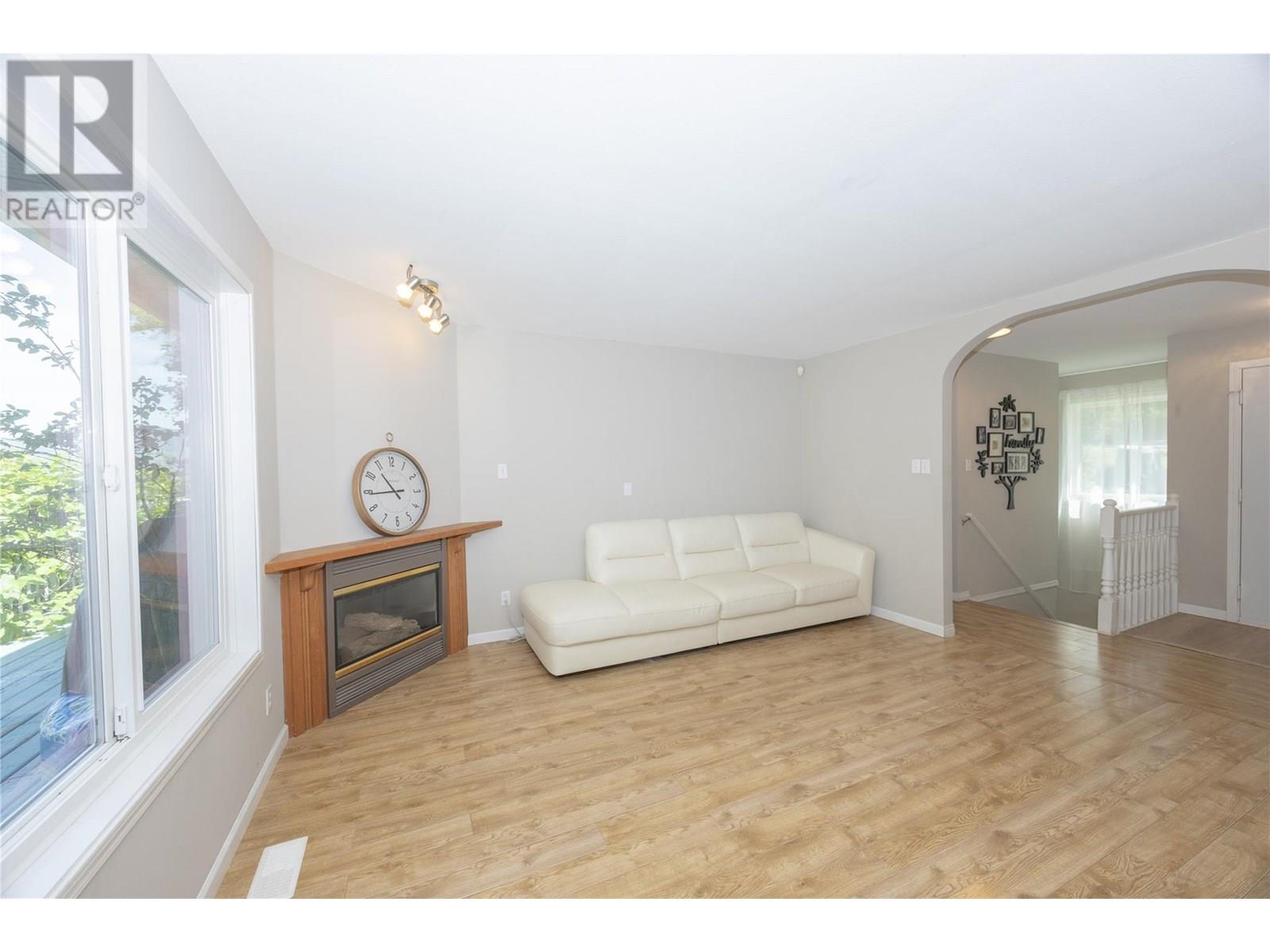 Property at 10580 Bonnie Drive image 4