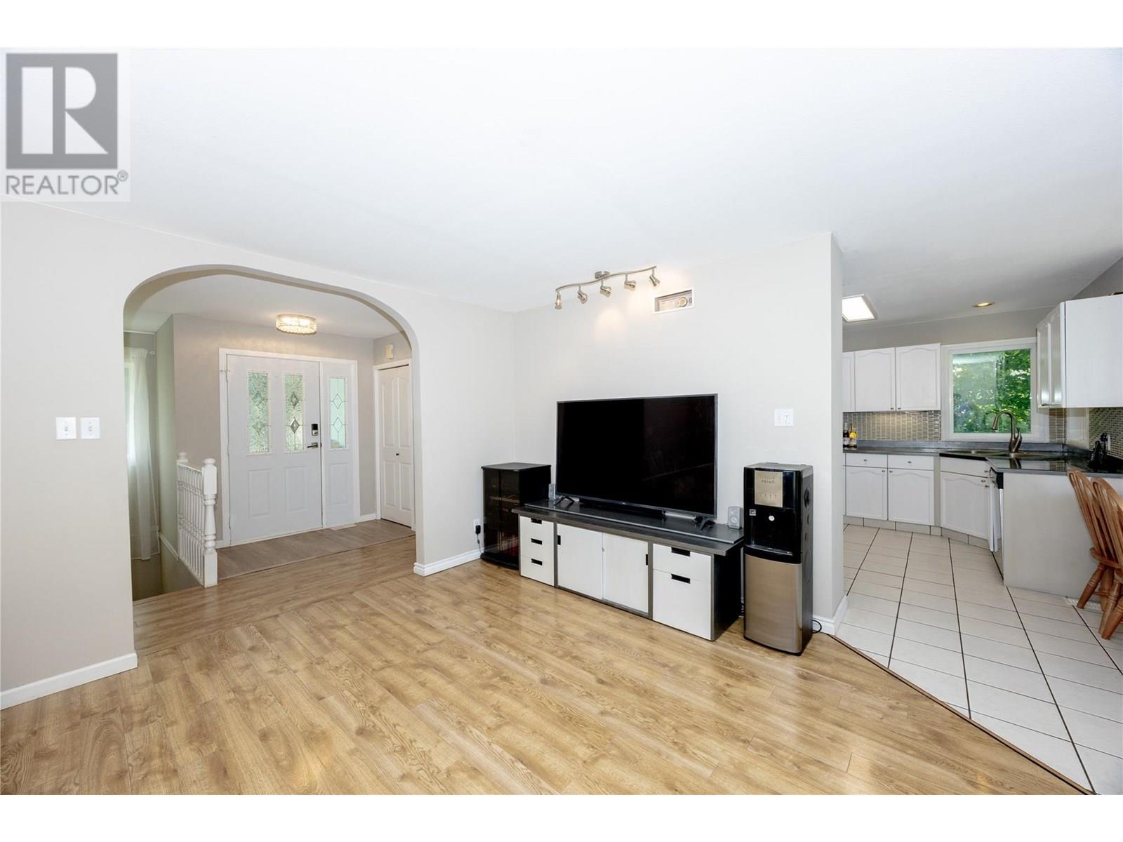 Property at 10580 Bonnie Drive image 5