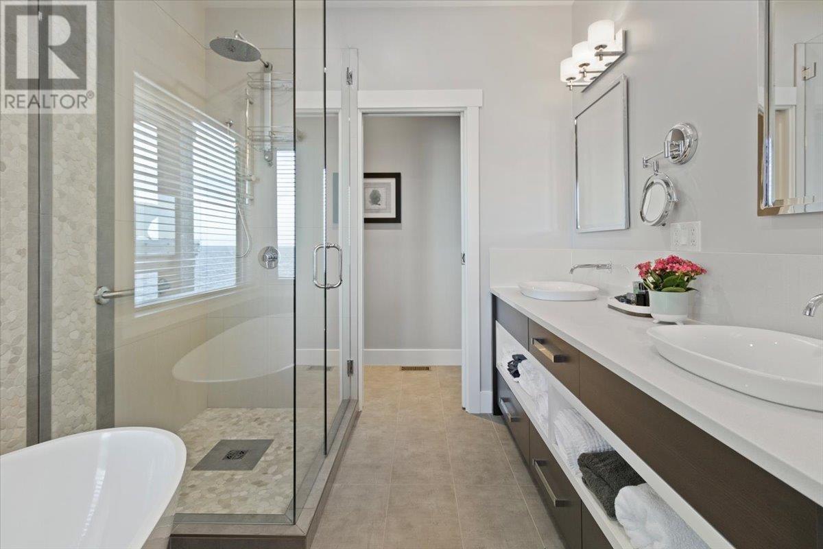 6015 Silverstone Lane, Sechelt, British Columbia  V7Z 0T8 - Photo 23 - R3004234