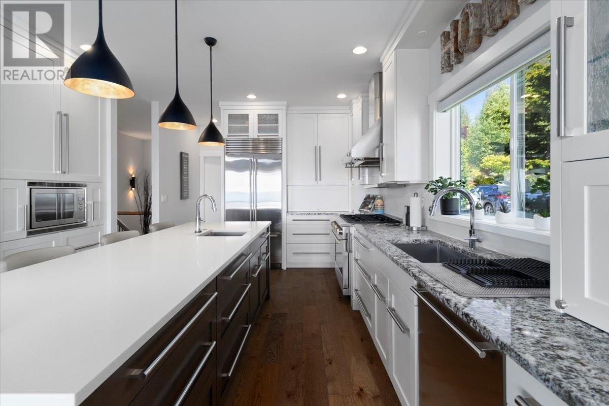 6015 Silverstone Lane, Sechelt, British Columbia  V7Z 0T8 - Photo 13 - R3004234