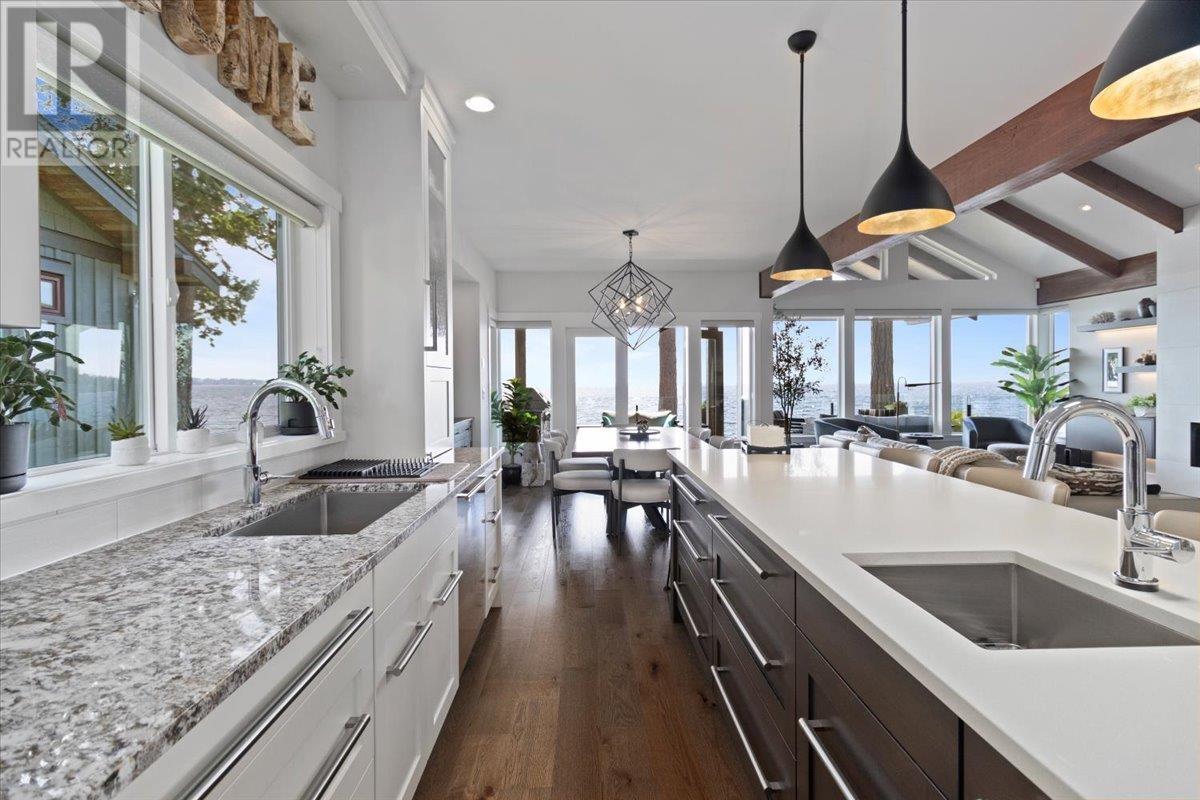 6015 Silverstone Lane, Sechelt, British Columbia  V7Z 0T8 - Photo 11 - R3004234