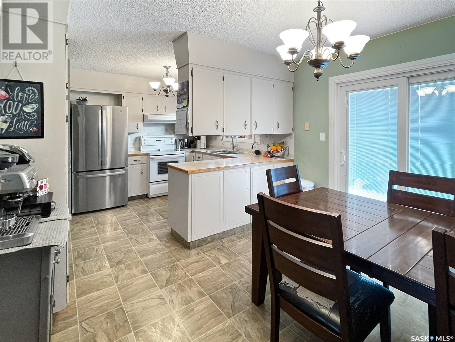 434 Colonel Otter Drive, Swift Current, Saskatchewan  S9H 4P6 - Photo 5 - SK993190