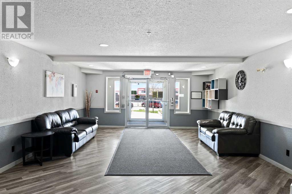 Property at 246, 1717 60 Street SE image 3
