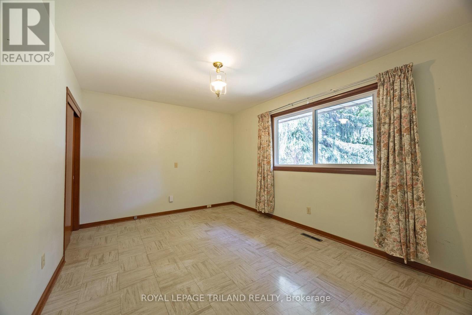 39339 Bush Line, St. Thomas, Ontario  N5P 3S9 - Photo 36 - X12230536