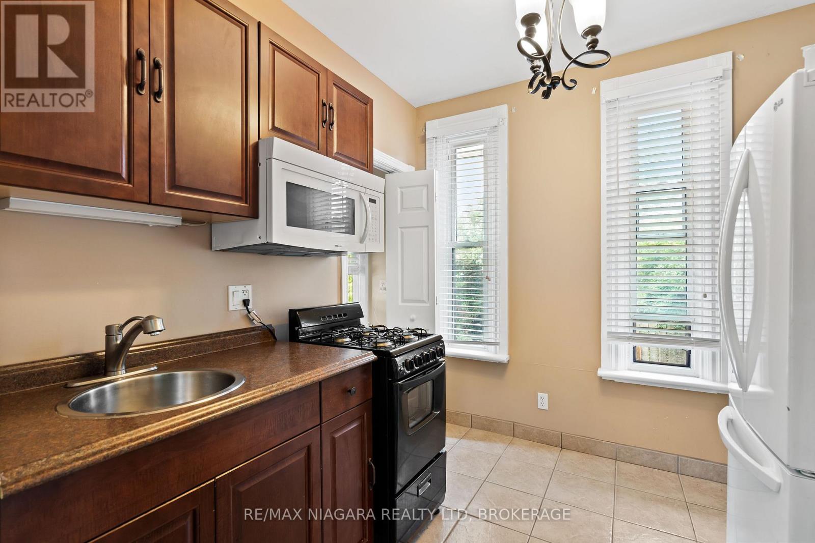 5368 Menzie Street, Niagara Falls, Ontario  L2E 2V8 - Photo 33 - X12224568