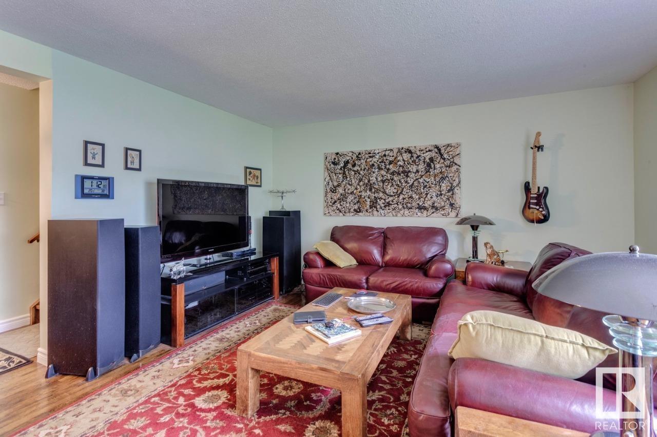Property at 4 MILBURN CR image 5