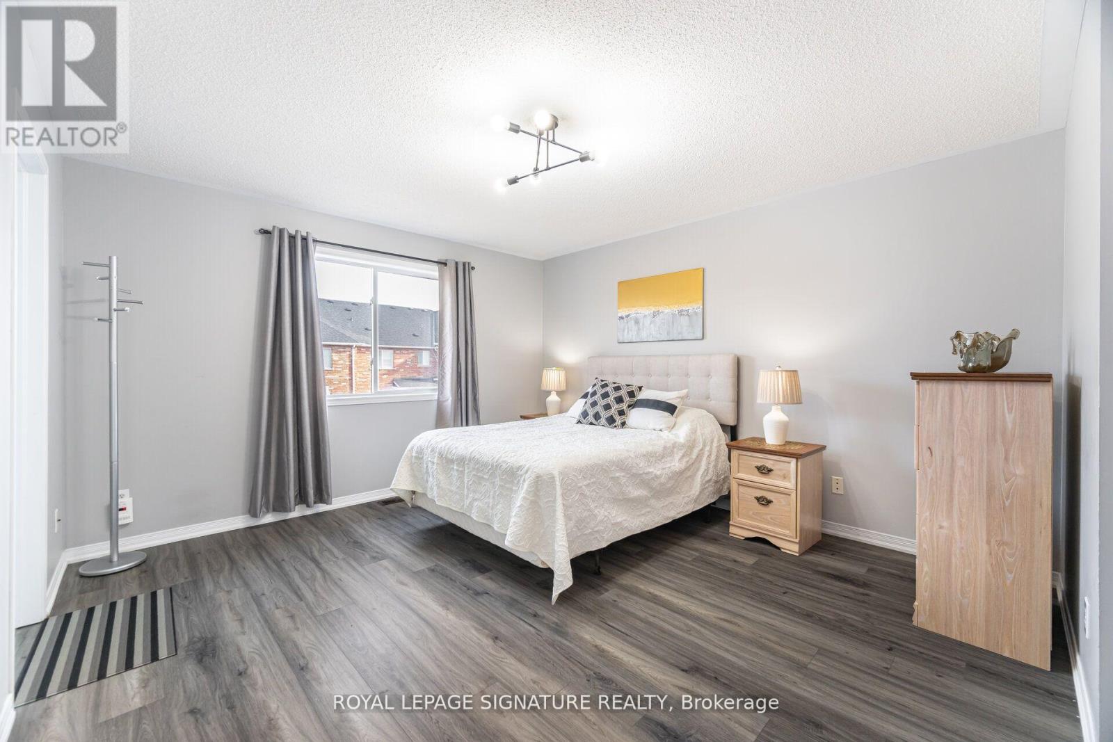 3990 Skyview Street S, Mississauga, Ontario  L5M 8A2 - Photo 21 - W12230368