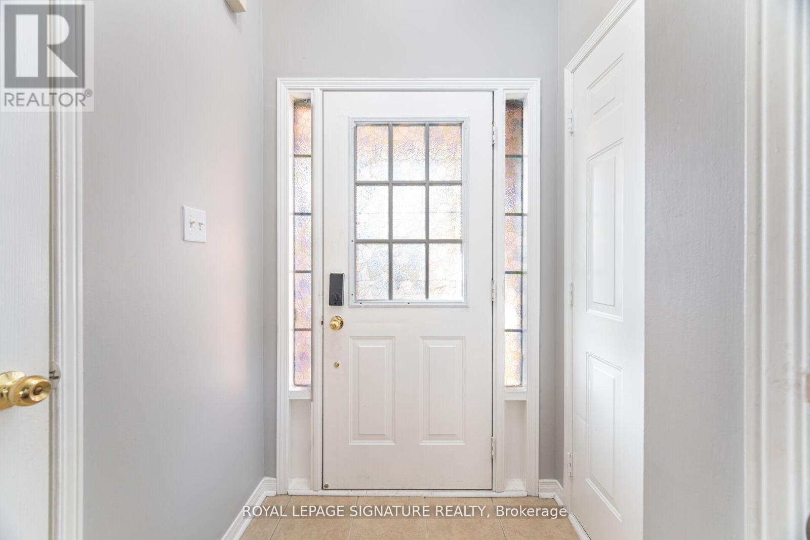 3990 Skyview Street S, Mississauga, Ontario  L5M 8A2 - Photo 4 - W12230368
